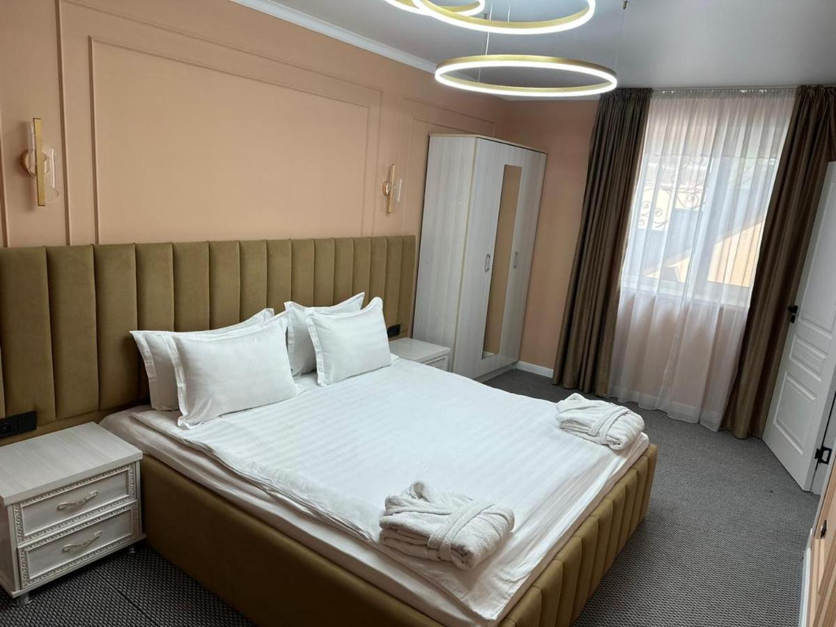Voyazh Hotel Тараз Екстериор снимка